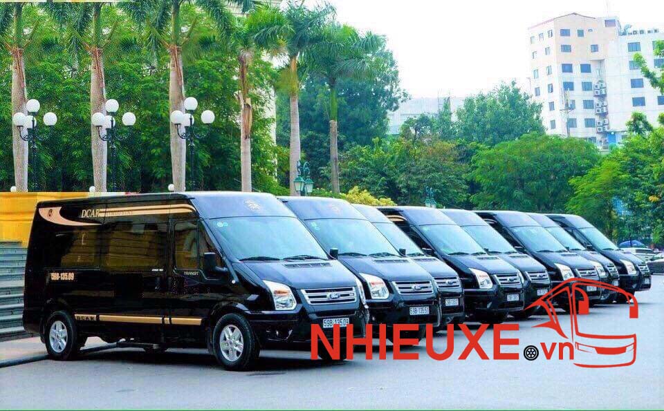 Những chiếc limousine 7 chỗ đang cho thuê đi sân bay tại NHIEUXE.VN
