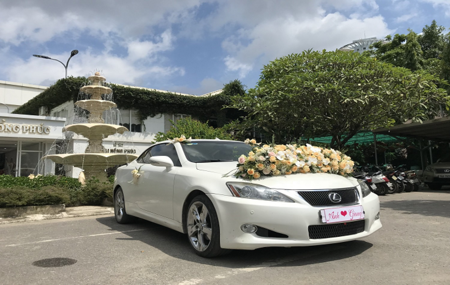 Xe cưới Lexus