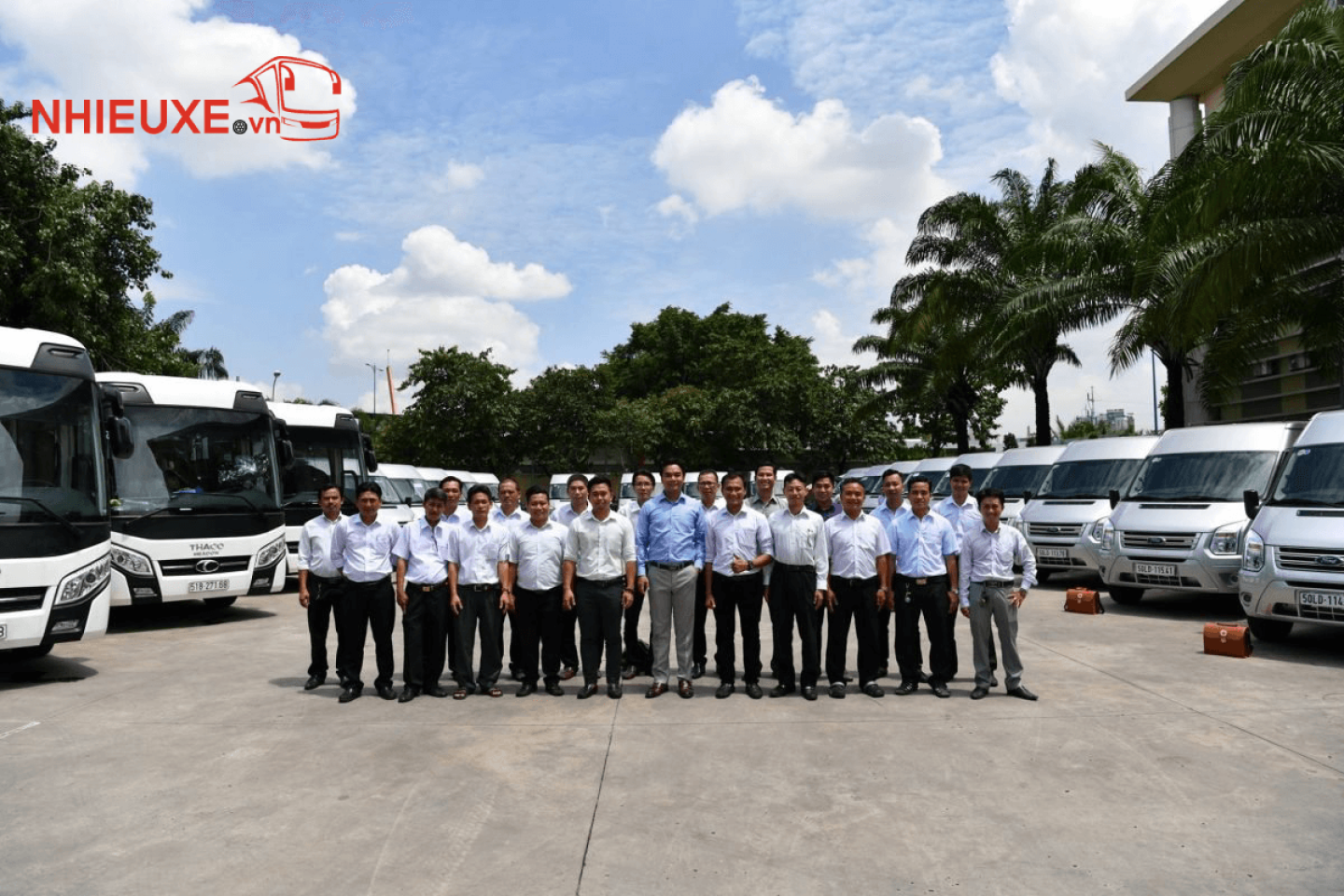 Cho thuê xe 16 chỗ Hyundai Solati