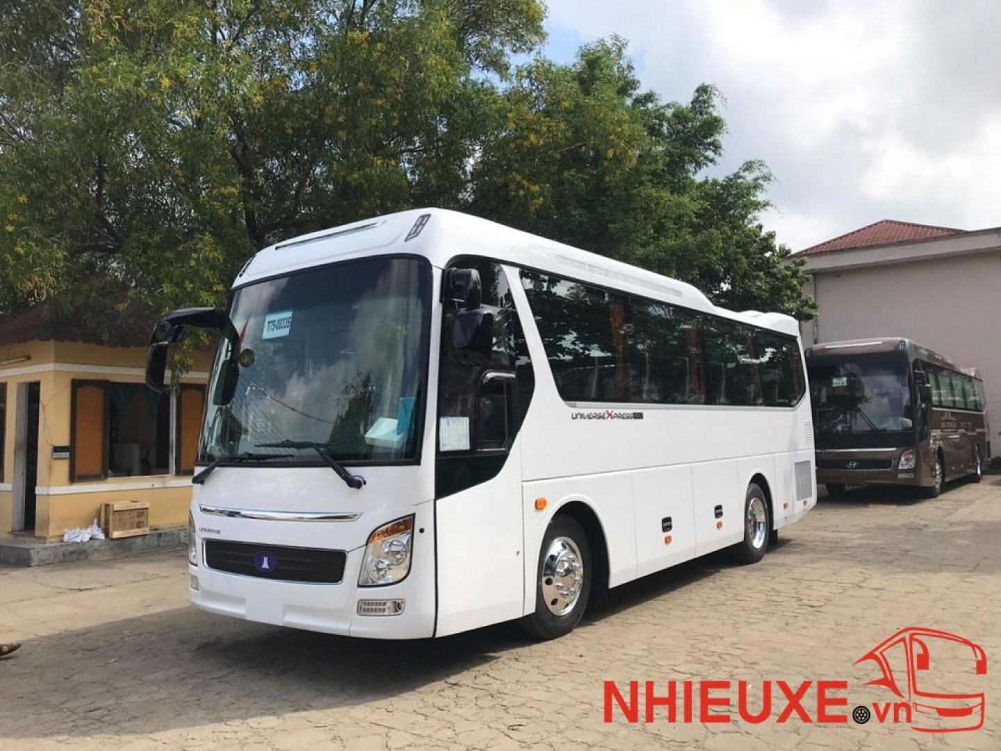 Dịch vụ cho thuê xe đi Bến Tre 4 - 45 chỗ giá rẻ nhất 2023