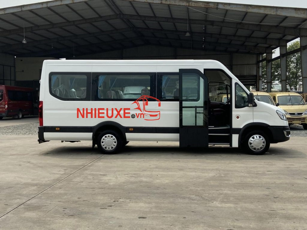 Thuê xe Iveco đi mũi né