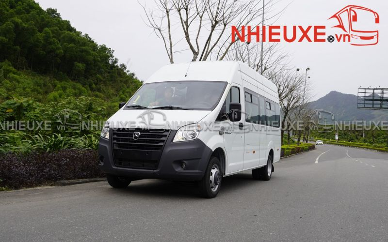 Xe 16 chỗ trở lên: Dành cho nhóm đông người, tour gia đình – công ty