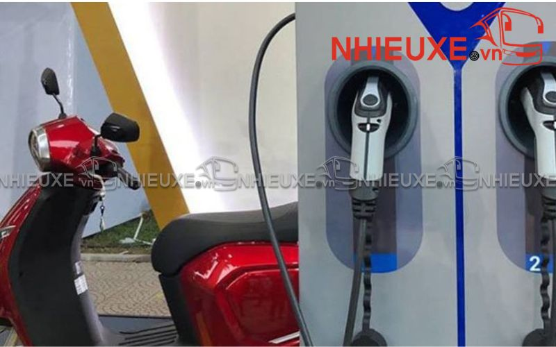 Sạc xe máy điện vinfast tại nhà