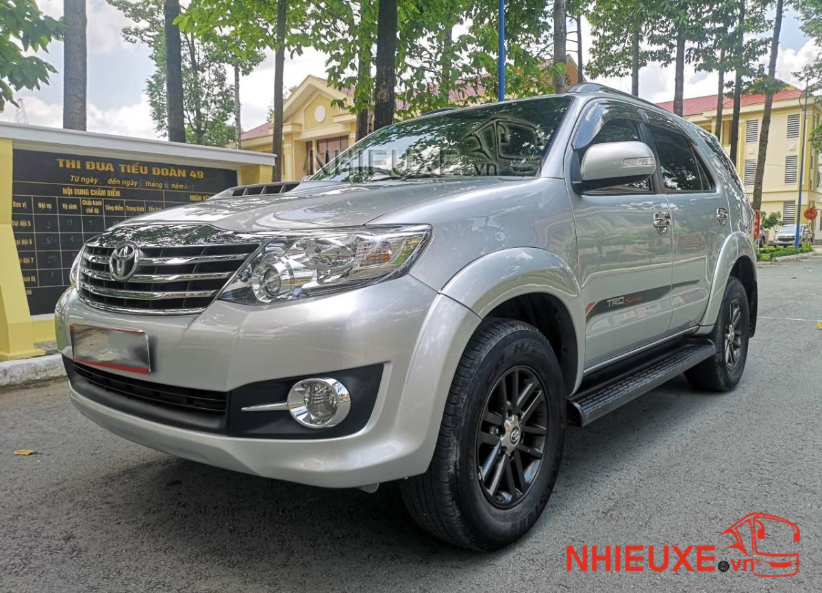 thuê xe 7 chỗ tự lái 