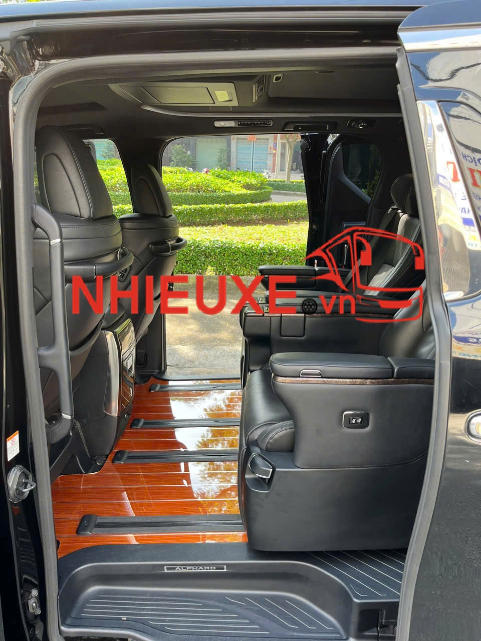 Nội thất xe Toyota Alphard
