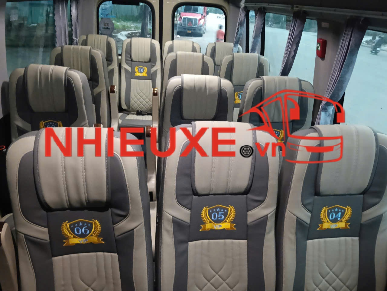 nội thất xe 16 chỗ