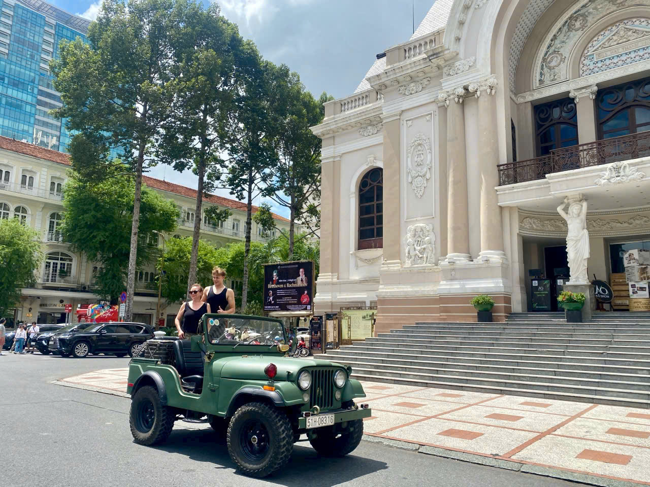 thuê xe jeep đi sự kiện