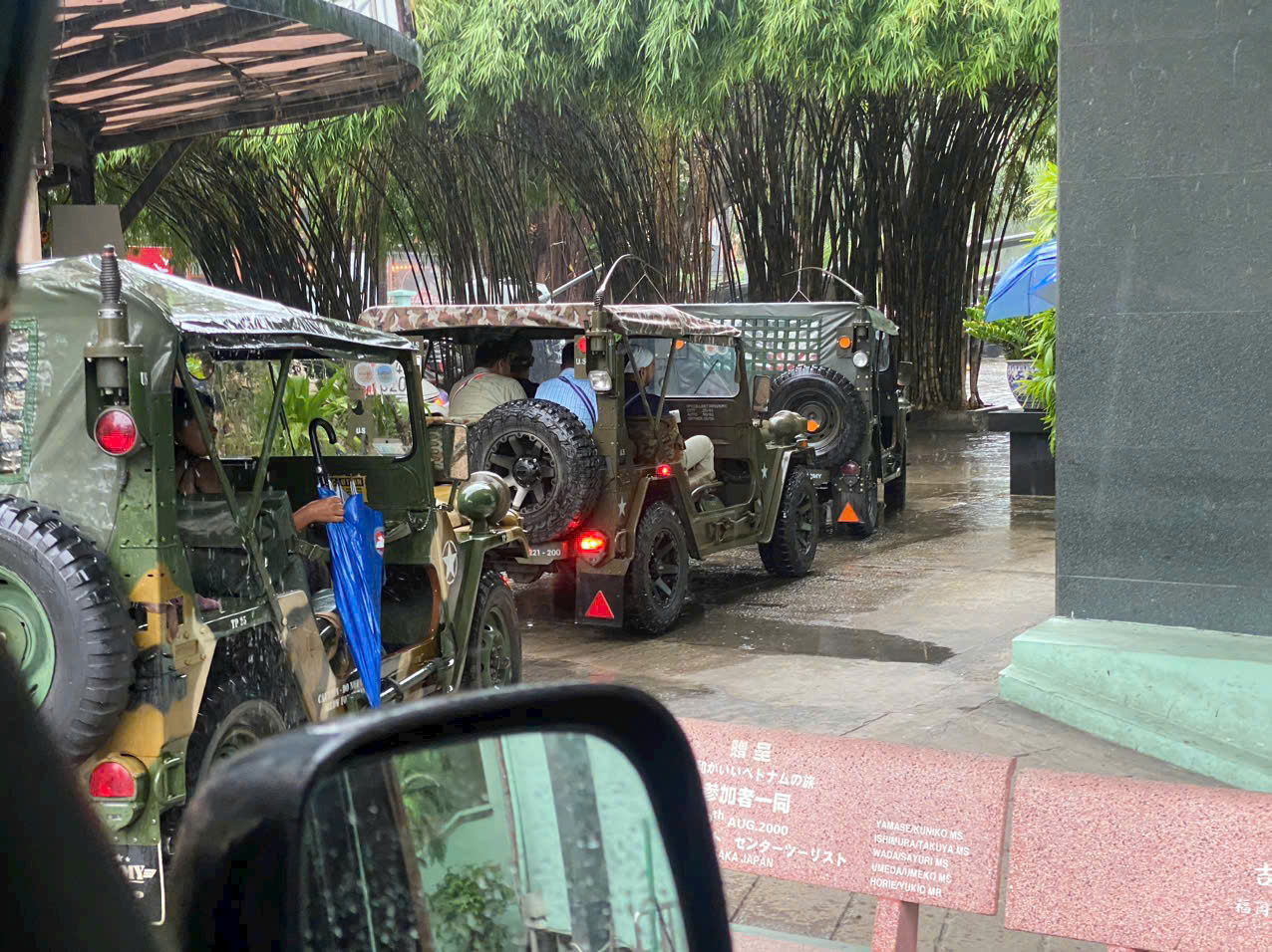 Thuê xe Jeep tự lái hay có tài xế