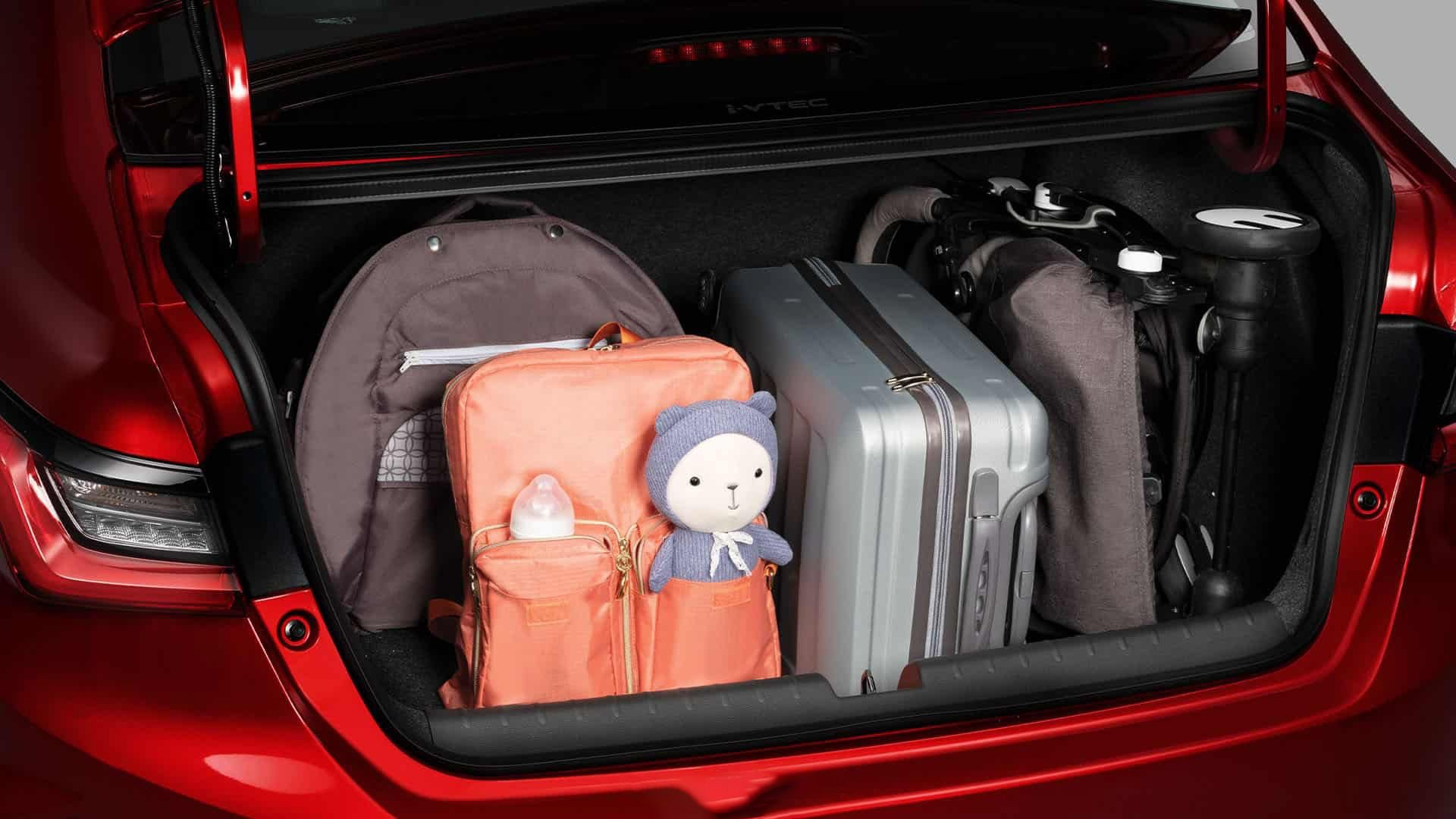 Khoang hành lý Kia Cerato